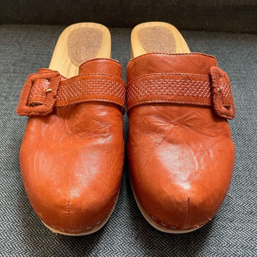 Kelsi Dagger Brooklyn Carve Mule Clog - Picture 2 of 10